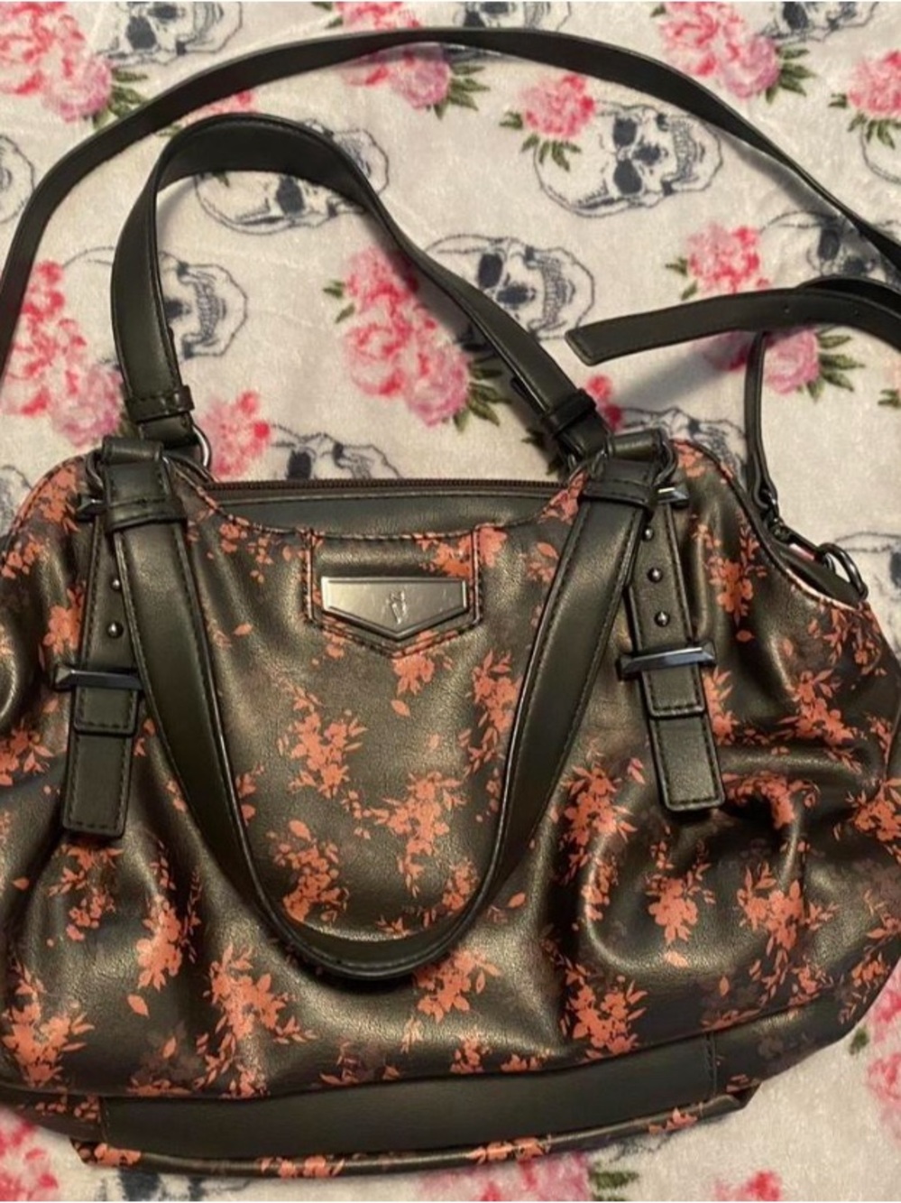 Vera Wang Black Shoulder Bag with Floral Print